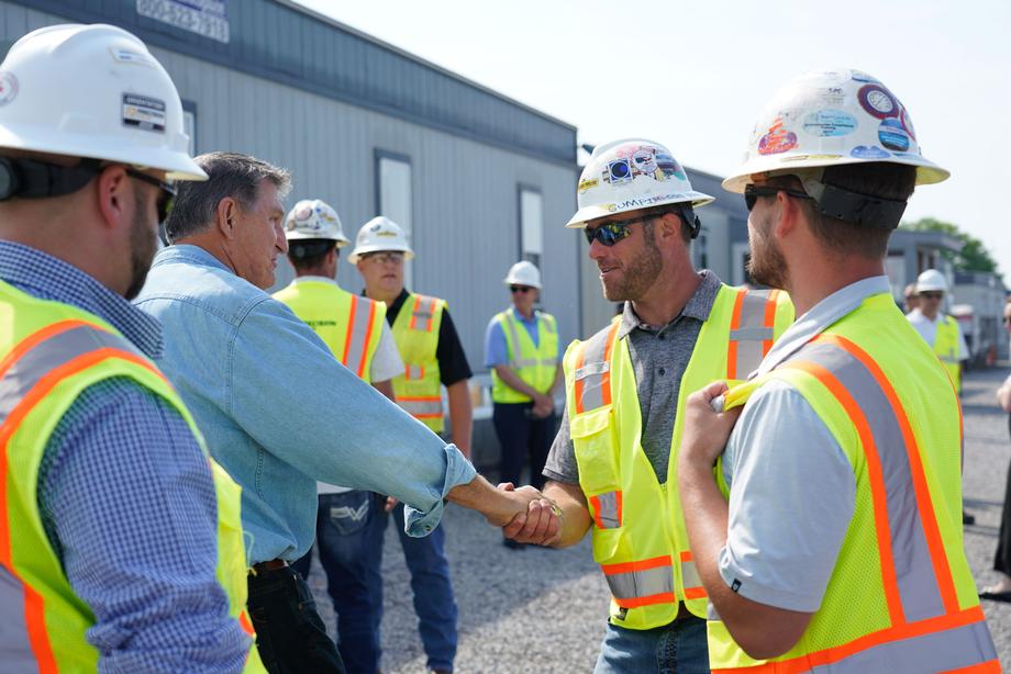Manchin Visits Mountain Valley Pipeline Facility In Harrison County