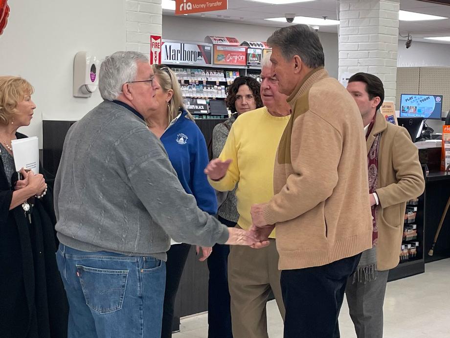 Manchin Visits Gassaway Kroger, Braxton Senior Citizens Center