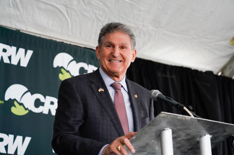 Manchin Attends Ribbon Cutting Ceremony For New U.S. Customs Facility At West Virginia International Yeager Airport
