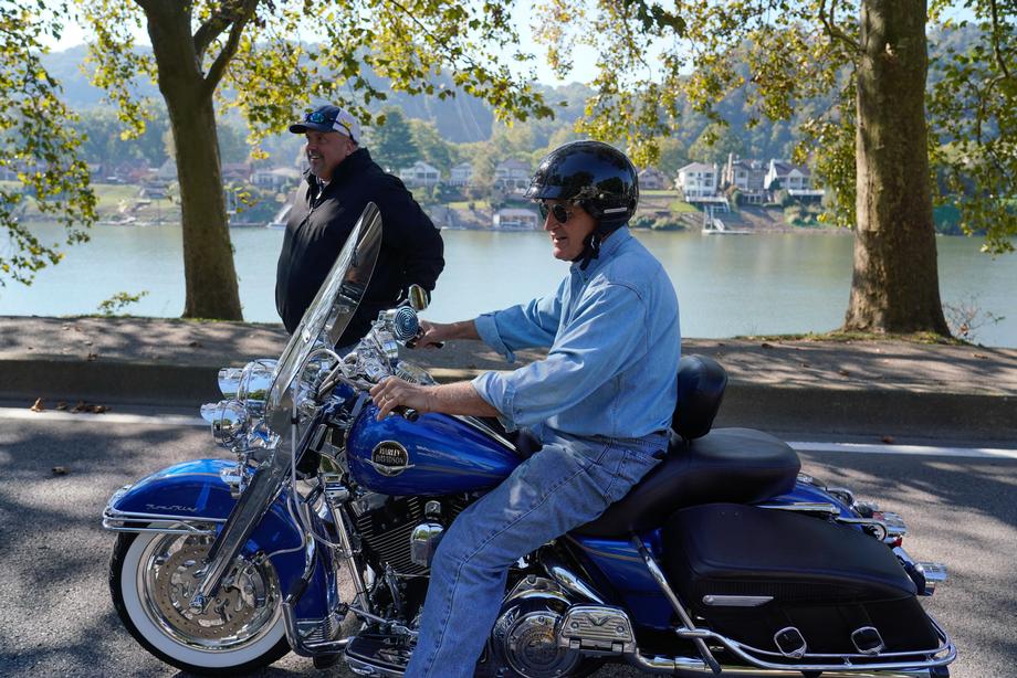 Manchin Joins 8th Annual Ride For Fallen Service Heroes