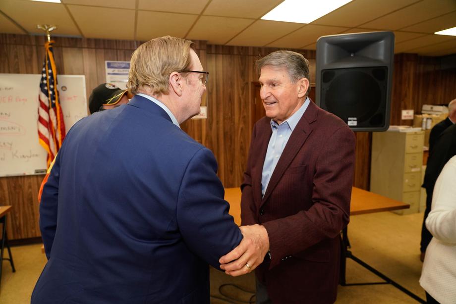 Manchin Attends Community Roundtables In Weirton, Wheeling