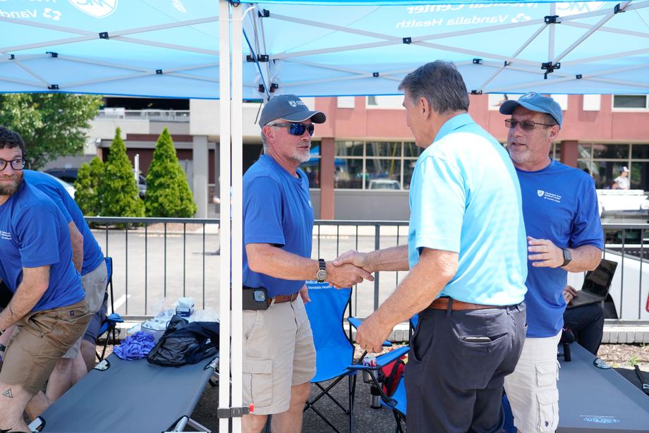 Manchin Attends USA Cycling Pro Road Nationals In Charleston