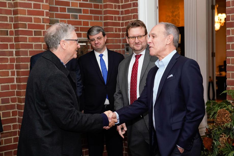 Manchin Hosts Bill Gates To Highlight Mountain State's Energy Industry History And Role In Ensuring America's Energy Security